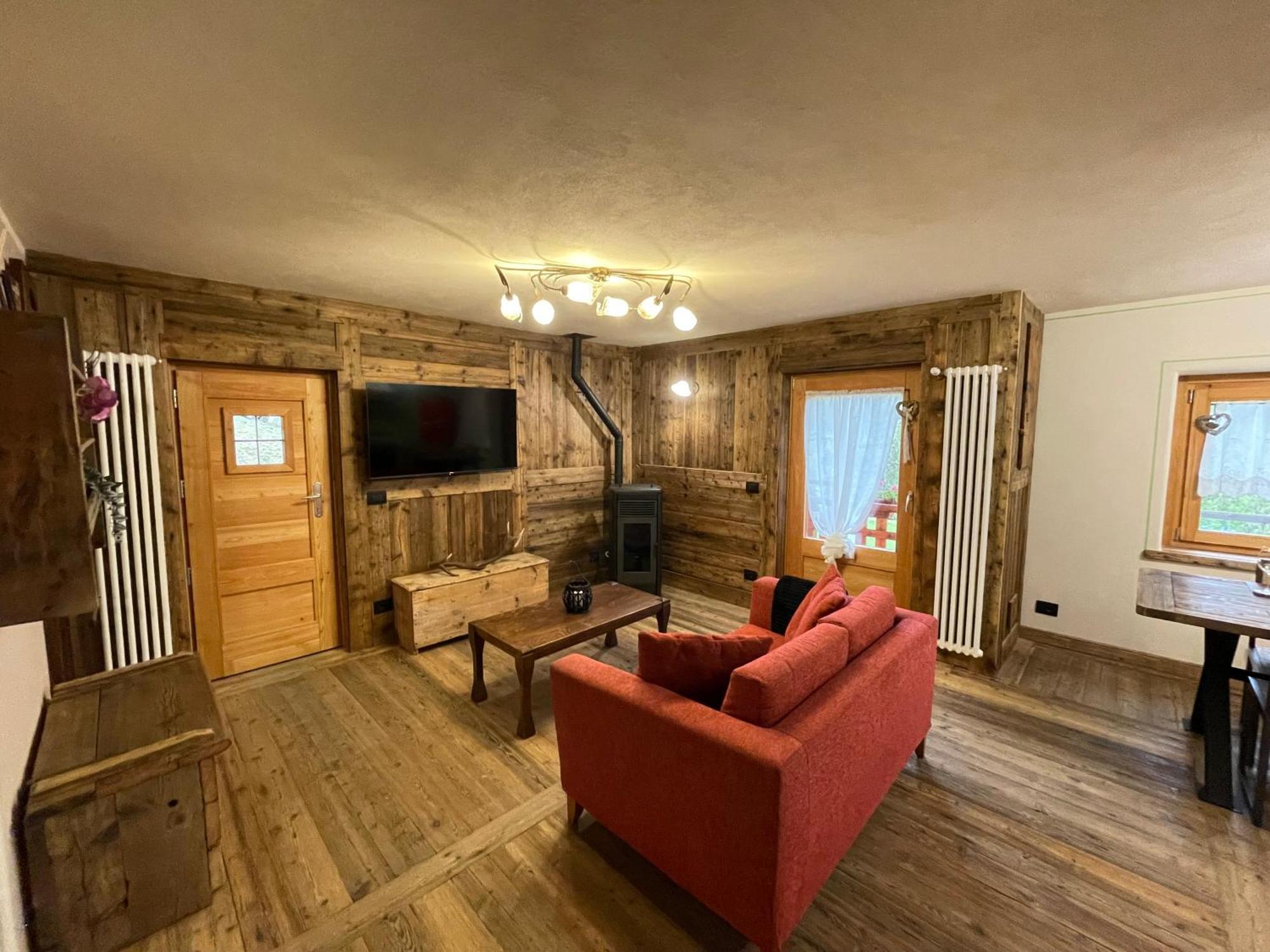 In - La Luge Chalet *